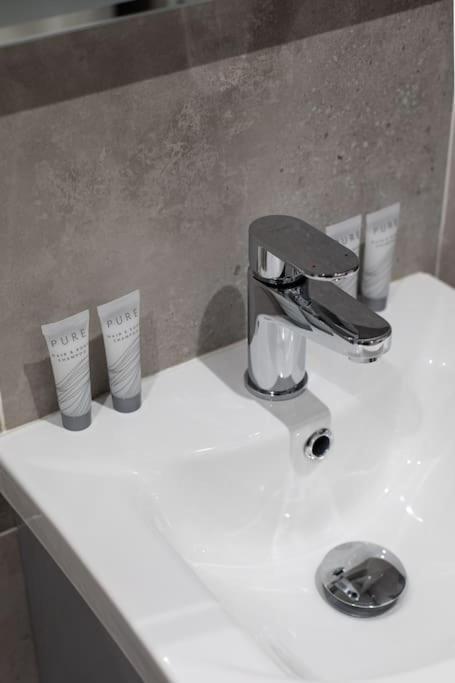Luxury, Sleeps 6, City Centre Belfast Zewnętrze zdjęcie