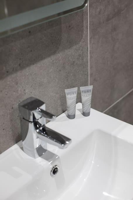 Luxury, Sleeps 6, City Centre Belfast Zewnętrze zdjęcie